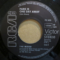 The Mood : Paris Is One Day Away / No One Left To Blame (7", Single)
