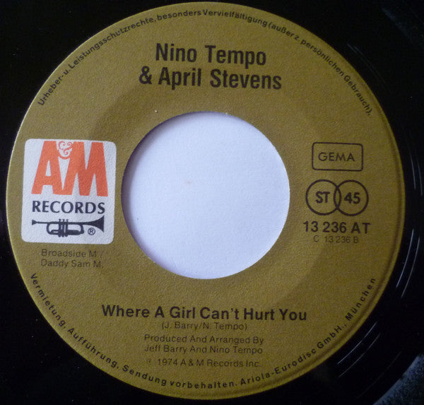 Nino Tempo & April Stevens : Who Turns Me On / Where A Girl Can't Hurt You (7", Single)