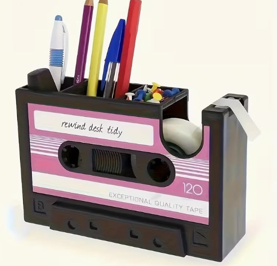 🎀 Vintage Roze Cassette Pennenbak – Retro Tape Design