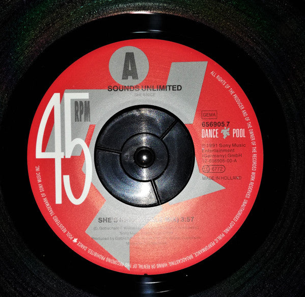 Sounds Unlimited : She's Nice (7", Single)