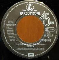 Queen : The Show Must Go On (7", Single, Sid)