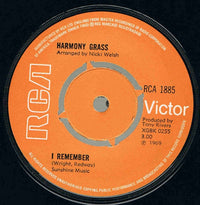 Harmony Grass : I Remember (7", Single, Pus)