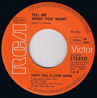 Daryl Hall John Oates* : Private Eyes (7", Single)
