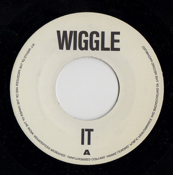 Two In A Box : Wiggle It (Limited DeeJay Edition) (7")