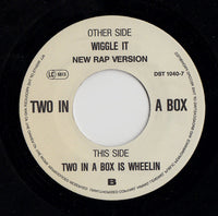 Two In A Box : Wiggle It (Limited DeeJay Edition) (7")