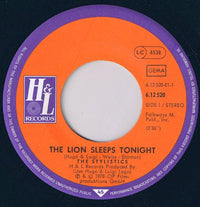The Stylistics : The Lion Sleeps Tonight (7", Single)