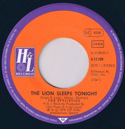 The Stylistics : The Lion Sleeps Tonight (7", Single)