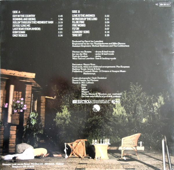 Vitesse (2) : Out In The Country (LP, Album)