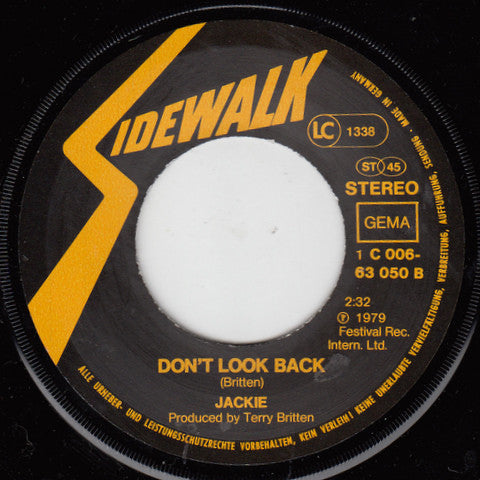 Jackie (7) : Under Fire (7", Single)