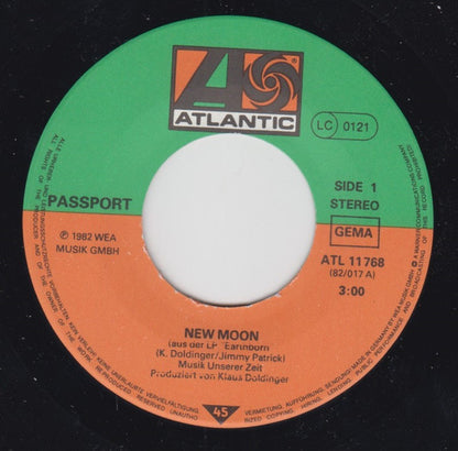 Passport (2) : New Moon (7", Single, Lar)