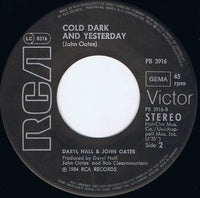 Daryl Hall & John Oates : Out Of Touch (7", Single)