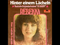 Rebekka (2) : Hinter Einem Lächeln (7", Single)
