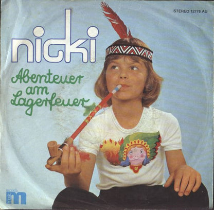 Nicki (8) : Abenteuer Am Lagerfeuer (7", Single)