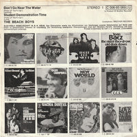 The Beach Boys : Don't Go Near The Water (7", Single)