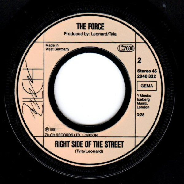 The Force (22) : Close To A Headline (7", Single)