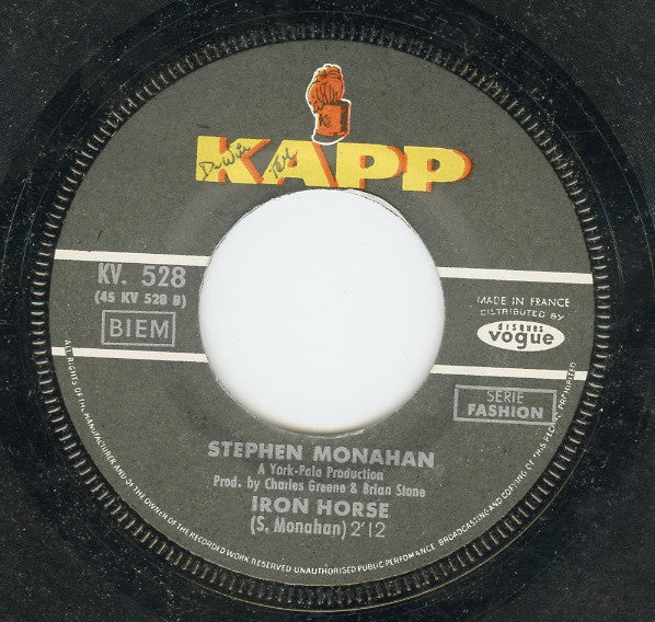 Stephen Monahan : Play While She Dances (7", Single)