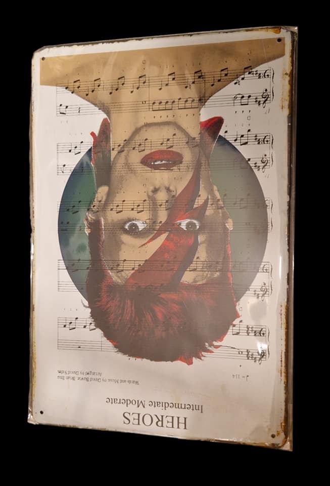 David Bowie - Heroes - Lyrics - Concert