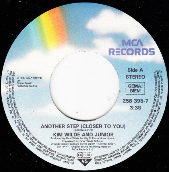 Kim Wilde & Junior (2) : Another Step (Closer To You) (7", Single)