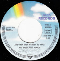 Kim Wilde & Junior (2) : Another Step (Closer To You) (7", Single)