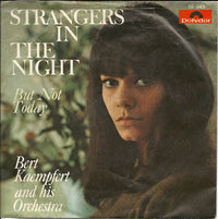 Bert Kaempfert & His Orchestra Featuring Manfred Moch : Strangers In The Night (7", Mono)
