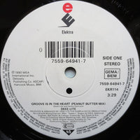 Deee-Lite : Groove Is In The Heart (7", Single, Sol)