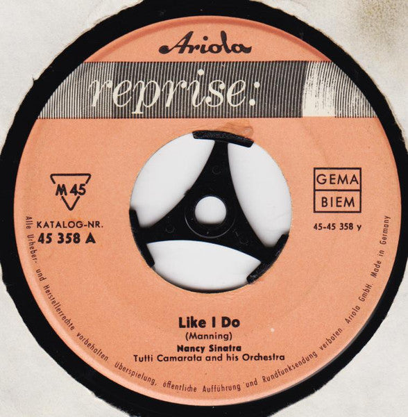 Nancy Sinatra : Think Of Me / Like I Do (7", Single)