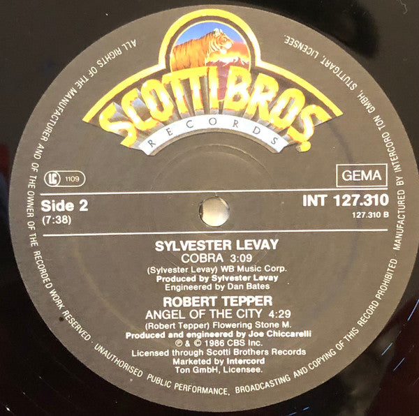 Gladys Knight & Bill Medley : Loving On Borrowed Time (Love Theme From Cobra) (12", Single)