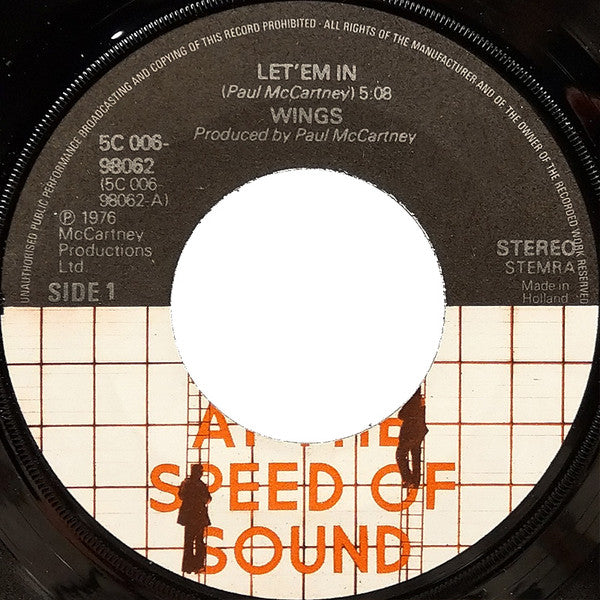 Wings (2) : Let 'Em In (7", Single)