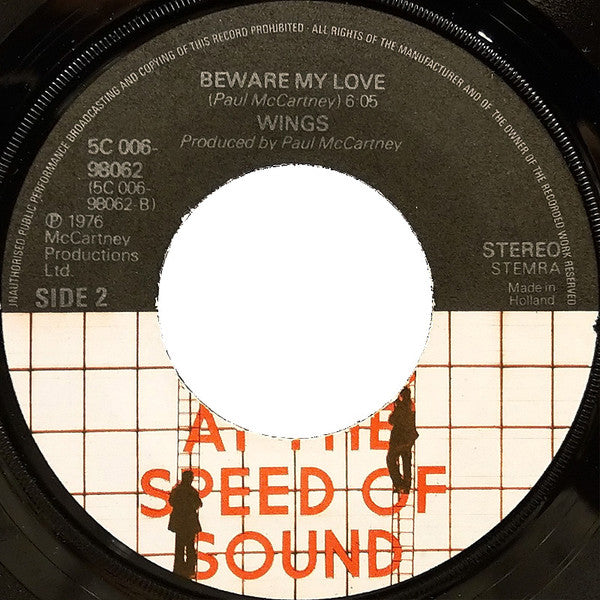 Wings (2) : Let 'Em In (7", Single)