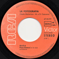 Nada (8) : Pa' Diglielo A Ma' / La Fotografia (7", Single)