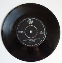 The Searchers : Sugar And Spice / Sure Know A Lot About Love (7", Single)