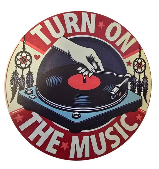 Rond Metalen Bord – “Turn On The Music”