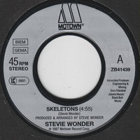 Stevie Wonder : Skeletons (7", Single)