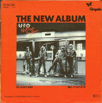 UFO (5) : Young Blood (7", Single)