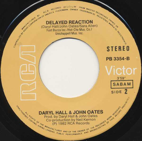 Daryl Hall + John Oates* : Maneater (7", Single)
