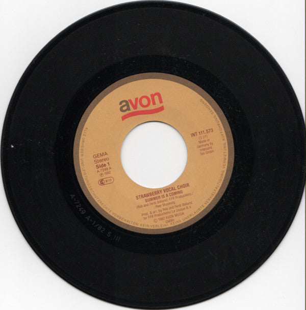 Strawberry Vocal Choir : Summer Is A Coming (7", Single)