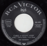 The Monkees : Last Train To Clarksville / Take A Giant Step (7", Single)
