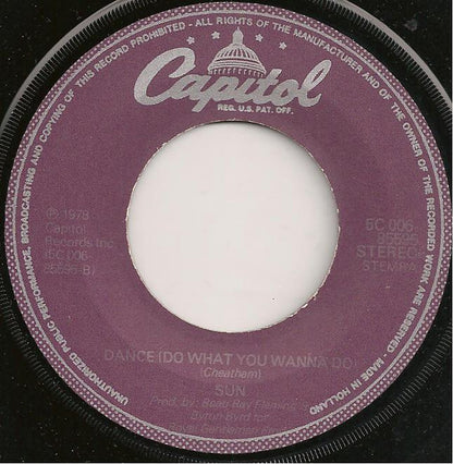 Sun (7) : Sun Is Here (7", Single)