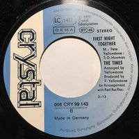 The Times (7) : Hold On (7", Single, Lar)