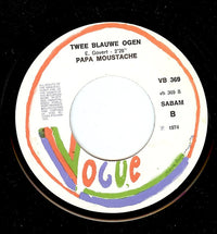Papa Moustache : 's Avonds Als Het Kampvuur Brandt / Twee Blauwe Ogen (7")