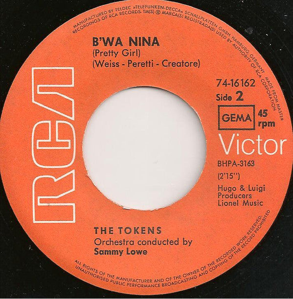 The Tokens : The Lion Sleeps Tonight / B'Wa Nina (7", Single, RE)