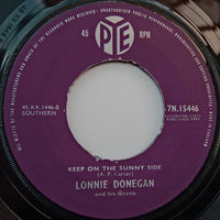 Lonnie Donegan : I'll Never Fall In Love Again / Keep On The Sunny Side (7", Single)