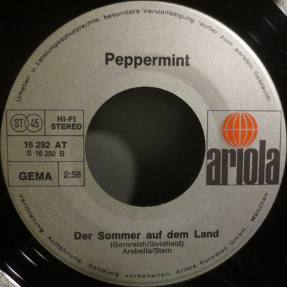 Peppermint (8) : Kiss Me, Kiss Your Baby (7", Single)