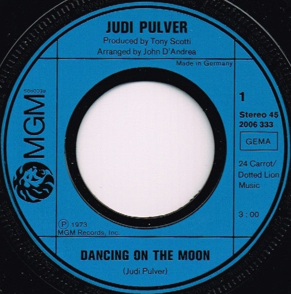 Judi Pulver : Dancing On The Moon (7", Single)