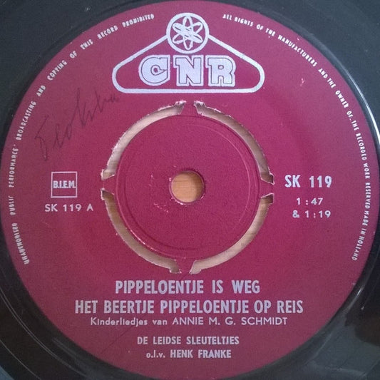 De Leidse Sleuteltjes : Pippeloentje Is Weg / Het Beertje Pippeloentje Op Reis / Op De Boerderij (7", Single)