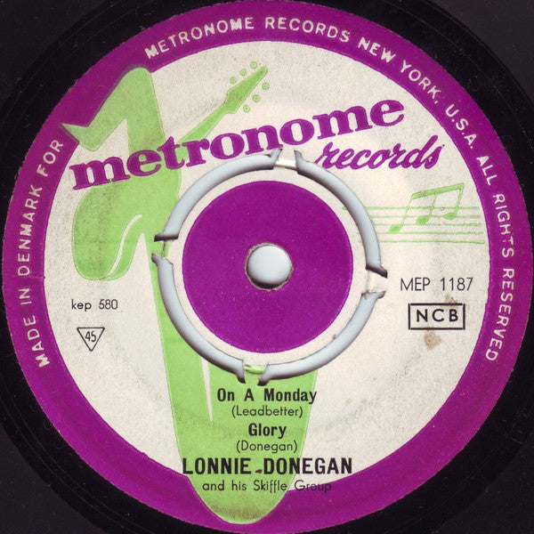 Lonnie Donegan's Skiffle Group : Donegan On Stage (Lonnie Donegan At Conway Hall) (7", EP)