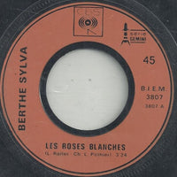 Berthe Sylva : Les Roses Blanches / On N'a Pas Tous Les Jours 20 Ans (7", Single)